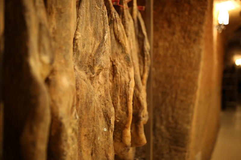 Bodega El Capricho Cecina de Leon — photo 3
