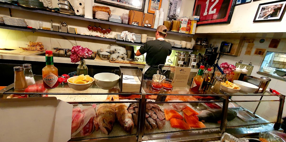 Swan Oyster Depot — photo 3
