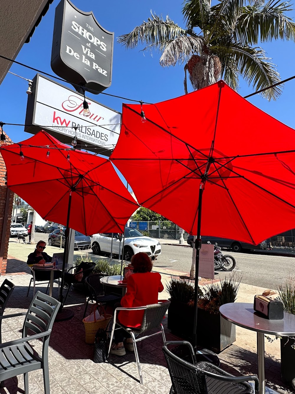 Flour Pizzeria & Cafe — photo 4